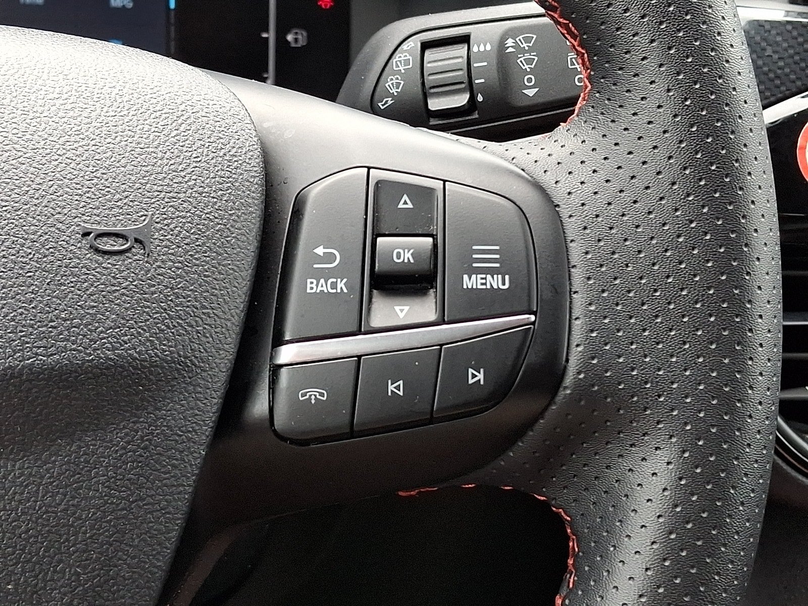 Certified 2025 Ford Escape ST-Line FWD image 21
