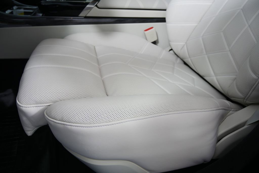 Used 2026 BMW i7 eDrive50 w/ Executive Package image 6