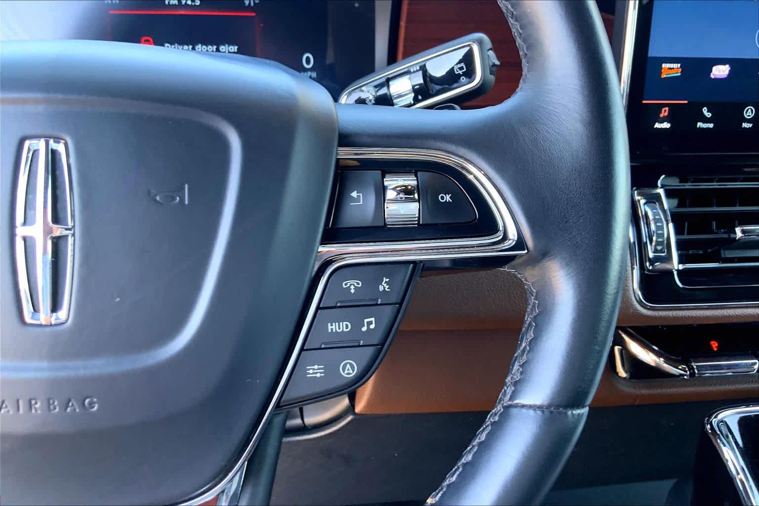 Used 2022 Lincoln Navigator Reserve AWD/4WD image 25