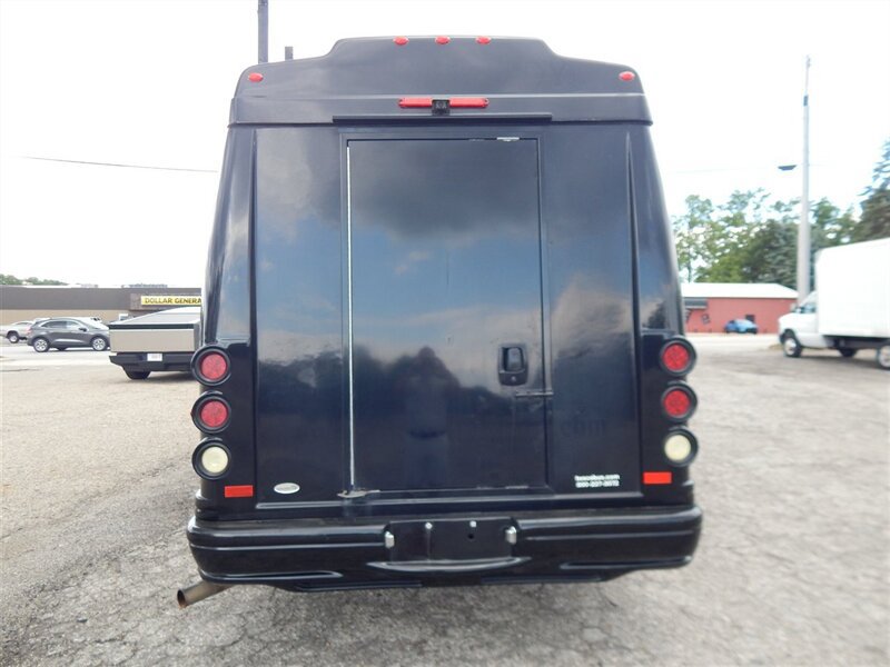 Used 2010 Chevrolet Express 3500 Extended RWD image 8