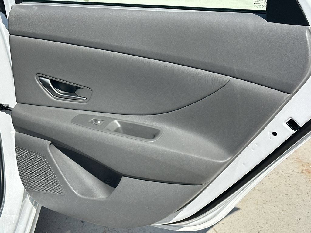 Certified 2025 Hyundai Elantra Sport FWD image 16
