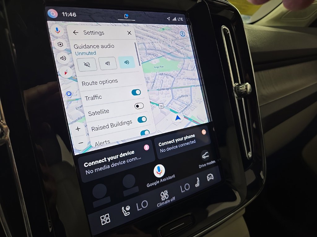 Certified 2025 Volvo XC40 B5 Ultra AWD/4WD image 23