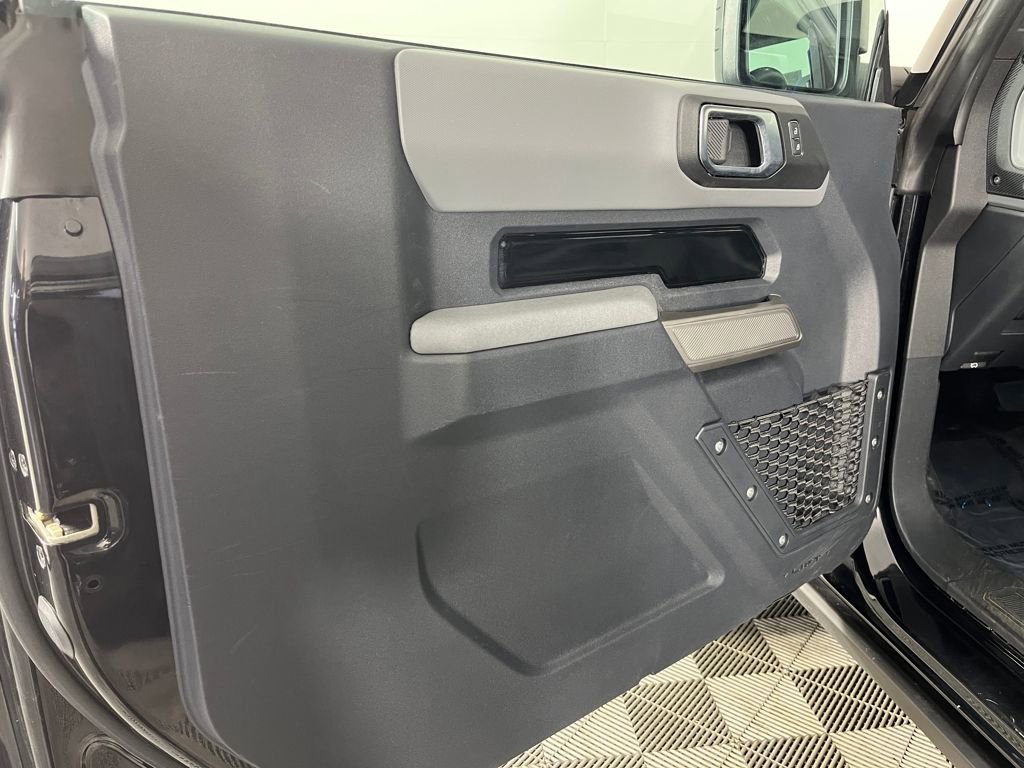 Used 2022 Ford Bronco Black Diamond image 10