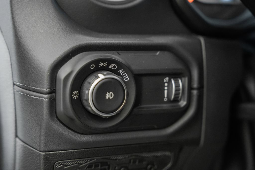 New 2026 Jeep Wrangler Unlimited Sahara AWD/4WD image 38