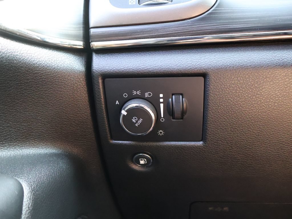Used 2021 Jeep Grand Cherokee Limited X AWD/4WD image 31