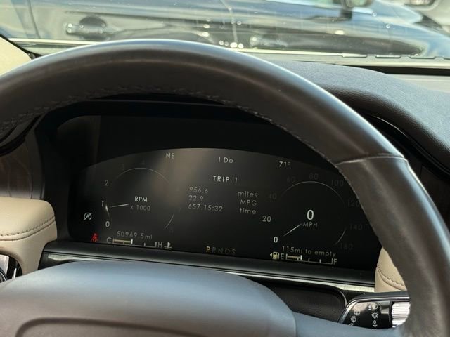 Used 2022 Lincoln Nautilus Reserve w/ Equipment Group 201A image 11