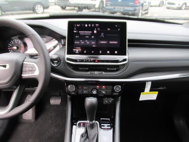 New 2026 Jeep Compass Latitude image 20