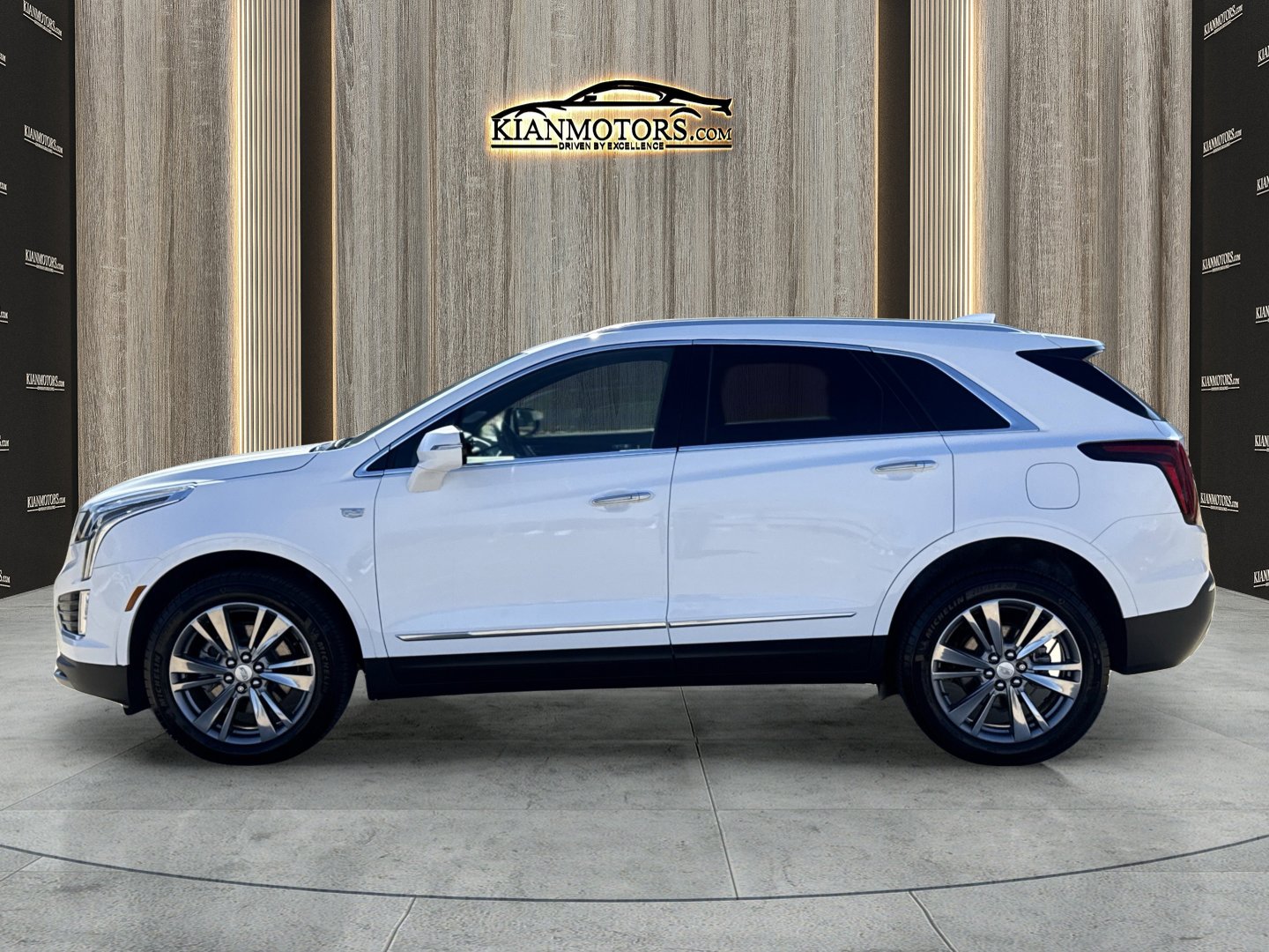 Used 2025 Cadillac XT5 Premium Luxury image 4