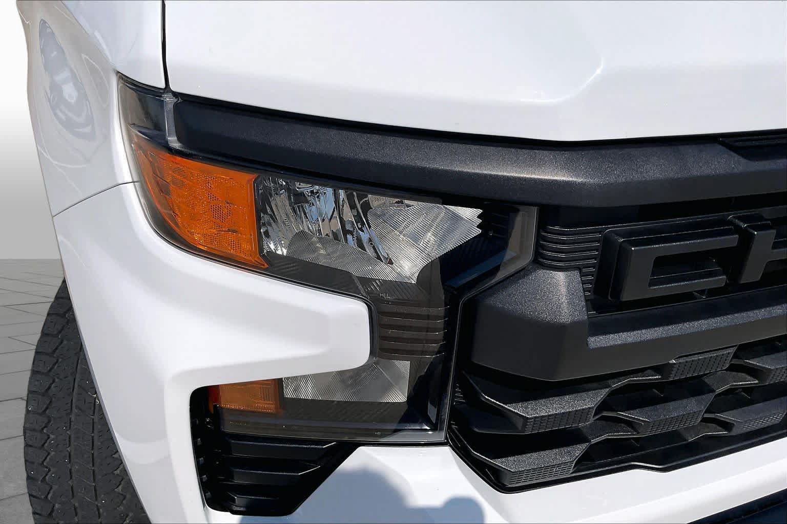 Used 2024 Chevrolet Silverado 1500 Custom Trail Boss w/ Turbomax Blackout Package AWD/4WD image 26