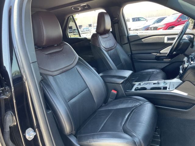 Used 2022 Ford Explorer Platinum w/ Equipment Group 601A AWD/4WD image 29