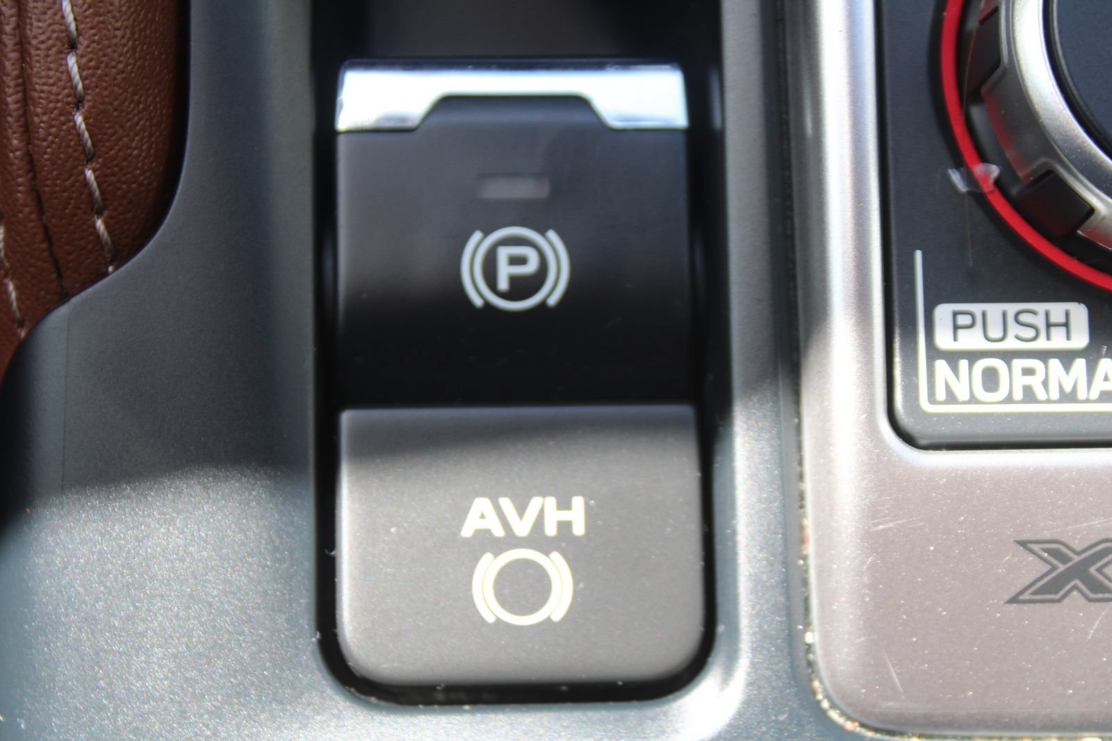Used 2024 Subaru Forester Touring w/ POP Package 3 AWD/4WD image 46