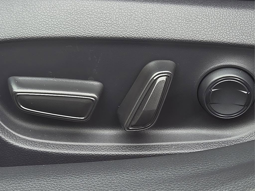 New 2026 Toyota Prius Plug-In Hybrid image 18