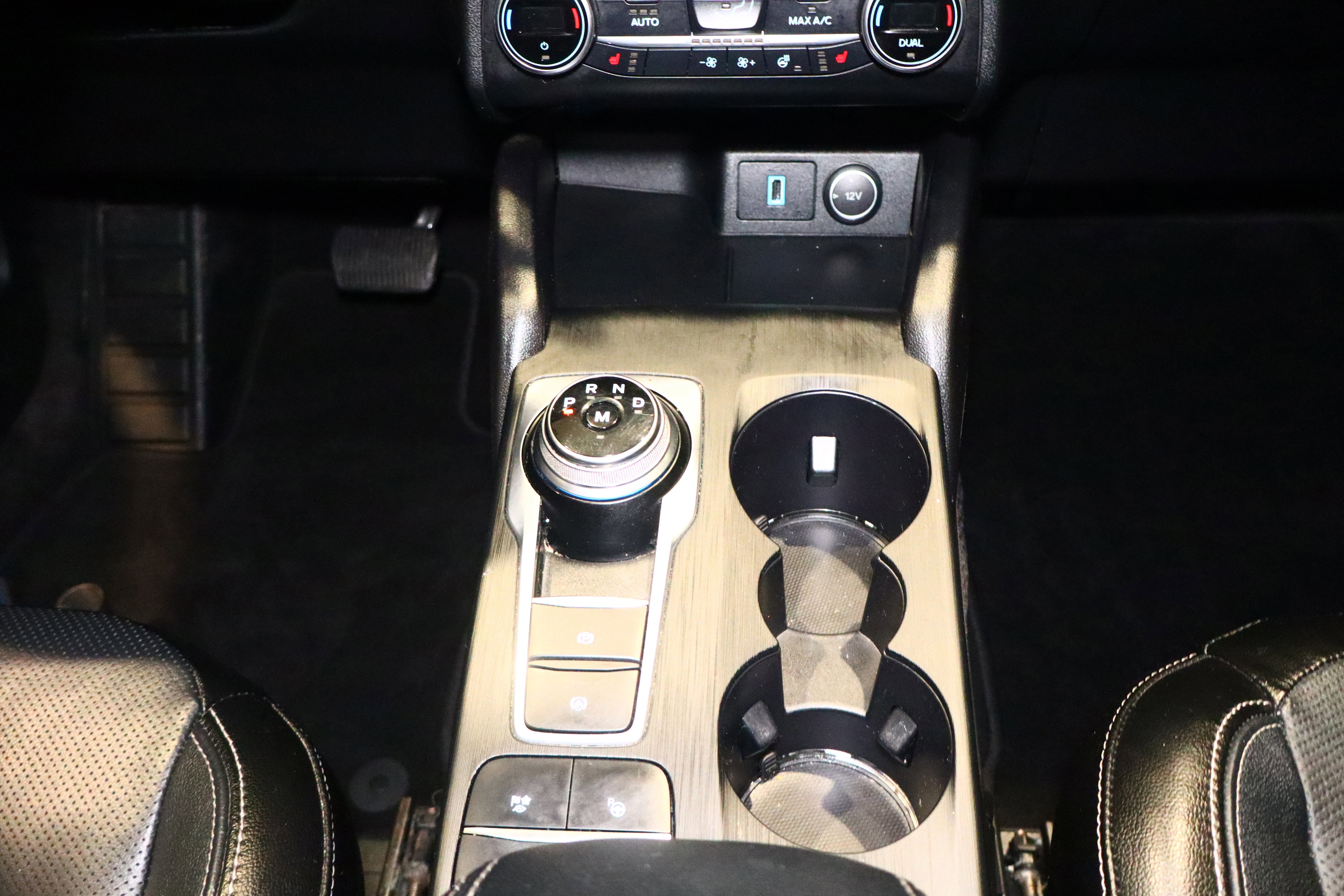 Used 2020 Ford Escape Titanium image 22