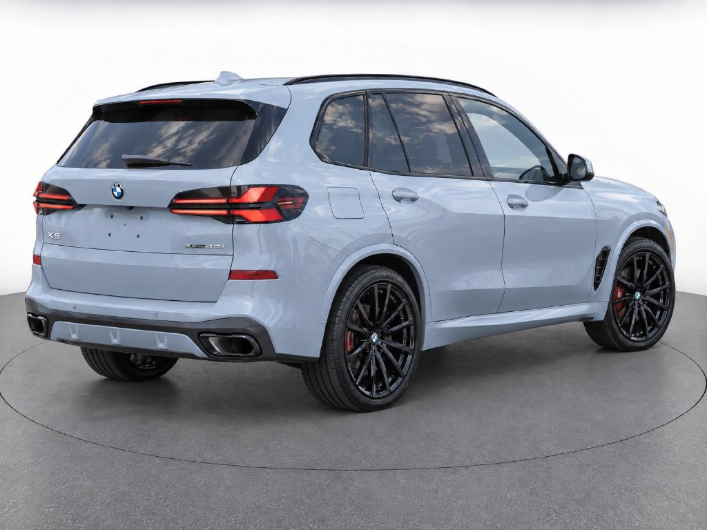 Used 2024 BMW X5 xDrive40i w/ M Sport Package AWD/4WD image 6