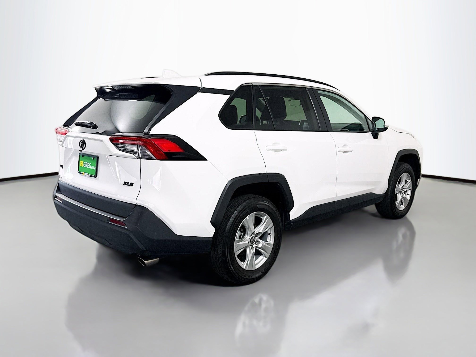 Used 2021 Toyota RAV4 XLE image 10