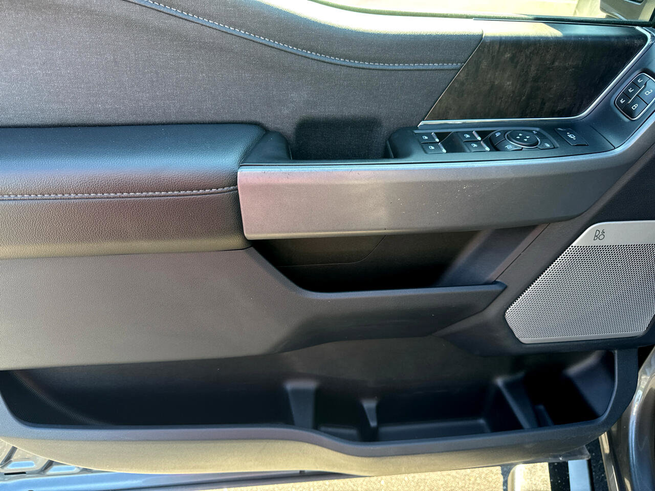 Used 2023 Ford F250 Lariat w/ Black Appearance Package image 21