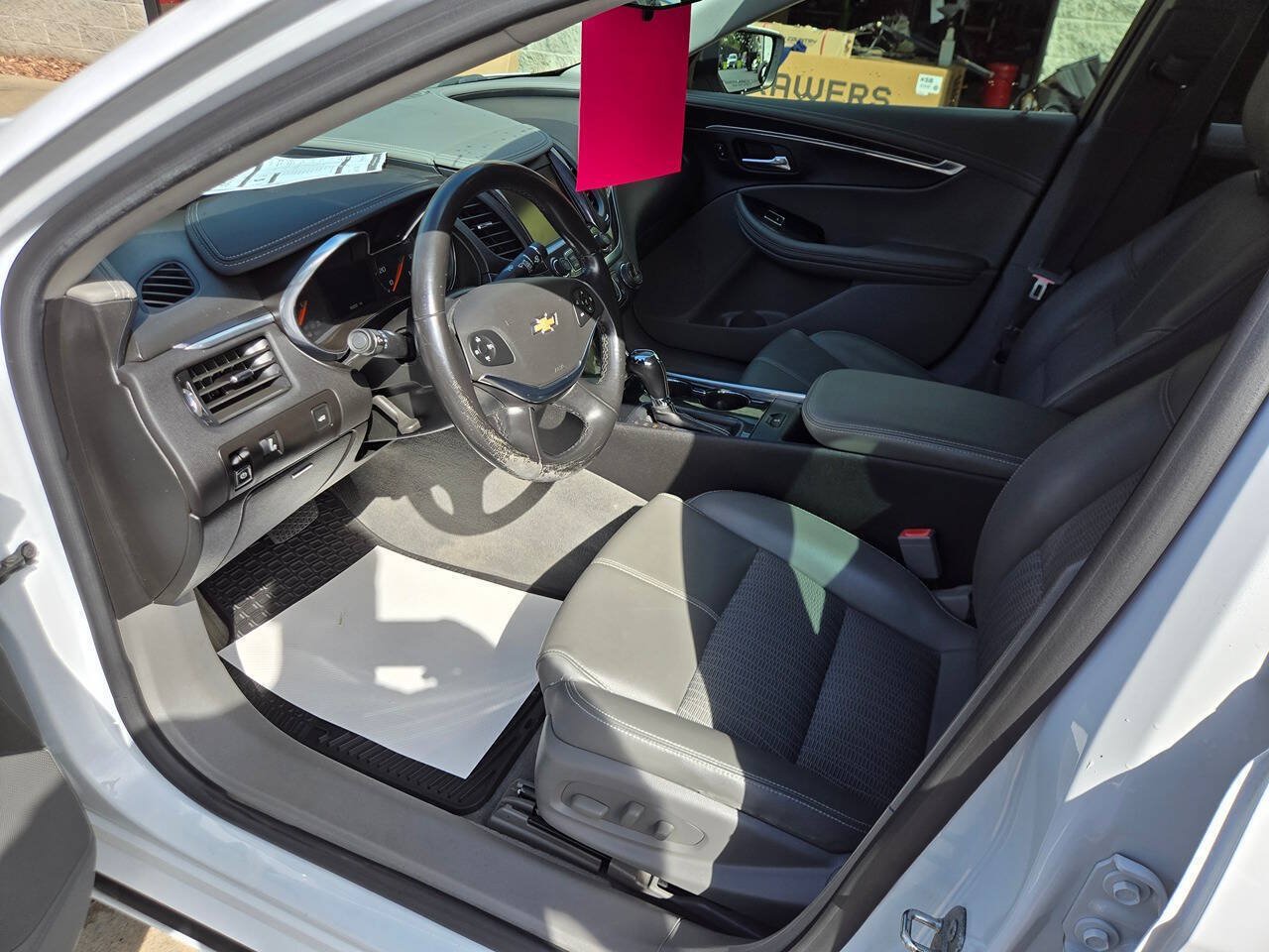 Used 2016 Chevrolet Impala LT FWD image 9