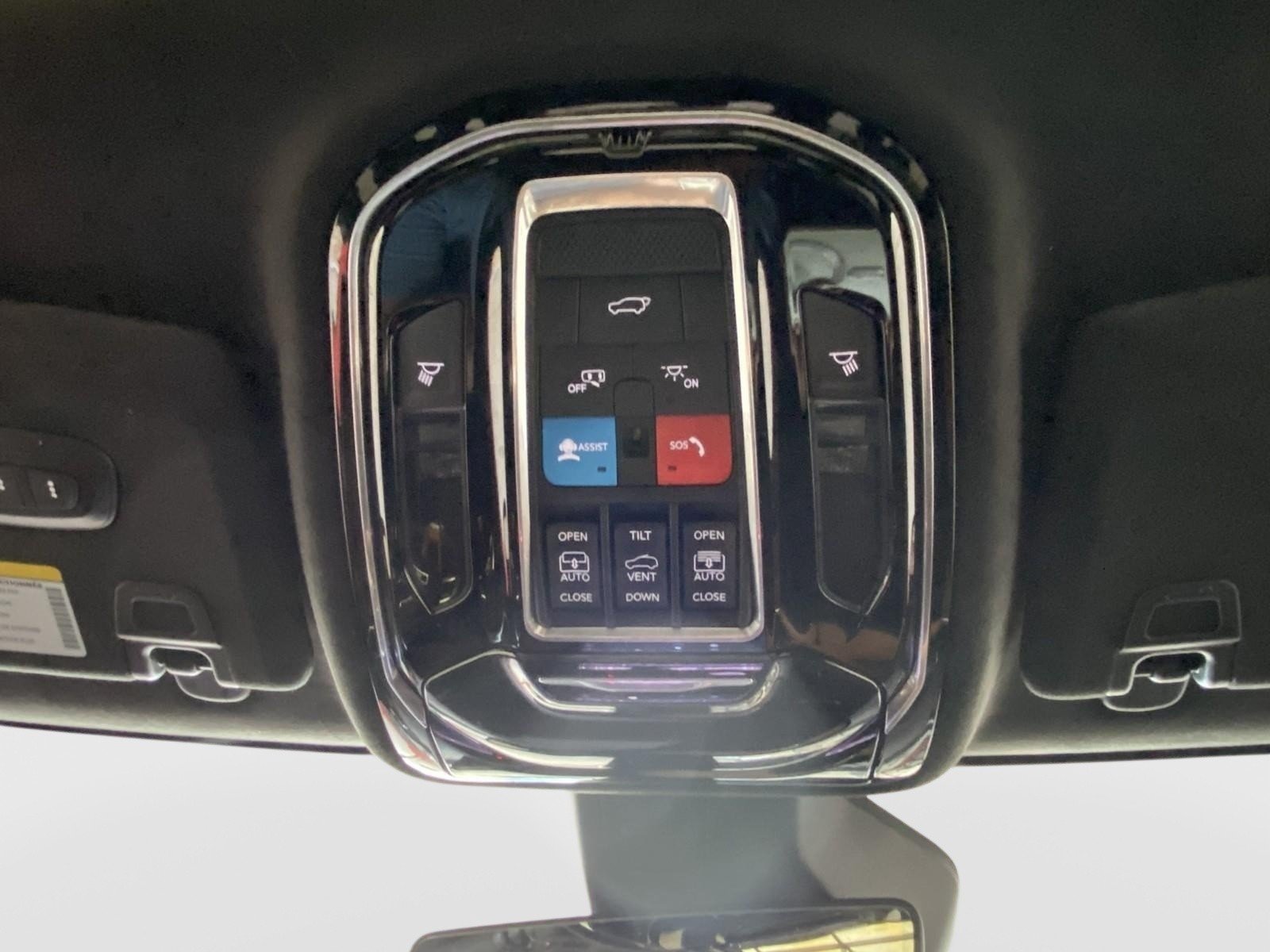 Used 2022 Jeep Grand Cherokee Summit AWD/4WD image 31