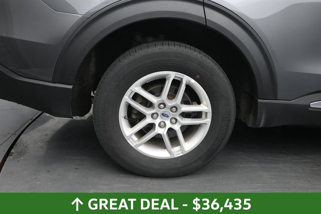 Used 2025 Ford Explorer Active AWD/4WD image 15