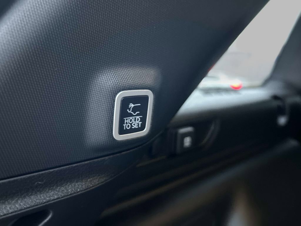 Used 2024 Jeep Grand Cherokee Limited 4xe image 13