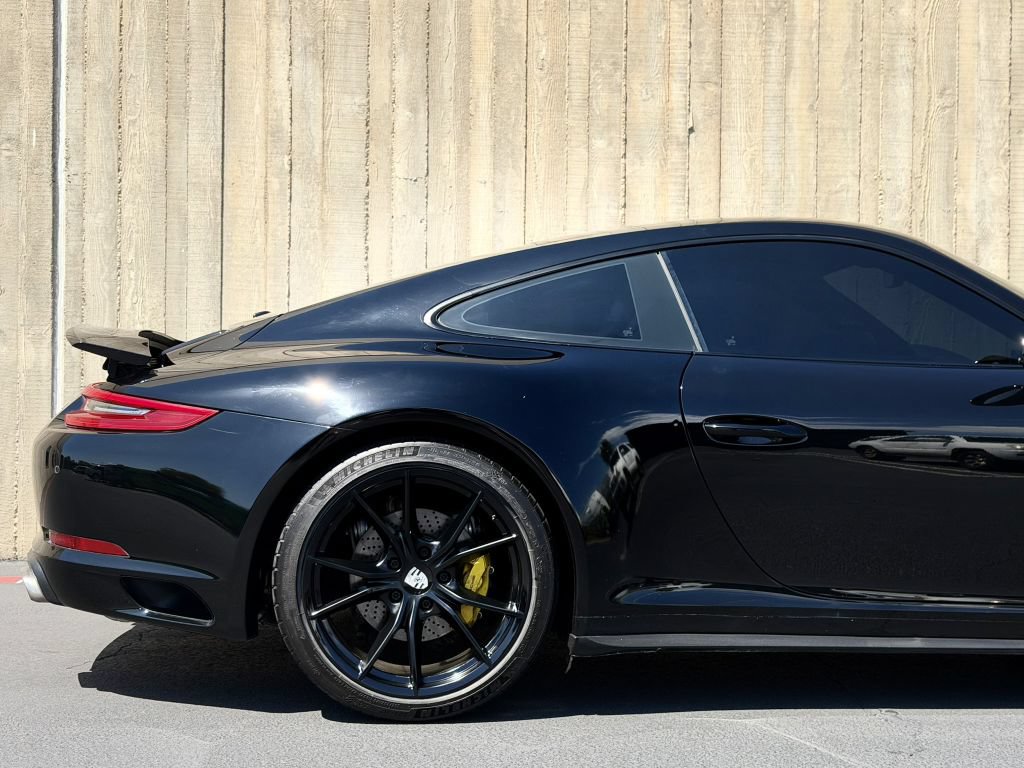 Used 2019 Porsche 911 Carrera 4 AWD/4WD image 12