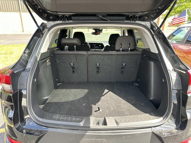 Used 2025 Chevrolet TrailBlazer LT FWD image 16