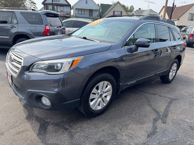 Used 2017 Subaru Outback 2.5i Premium image 3