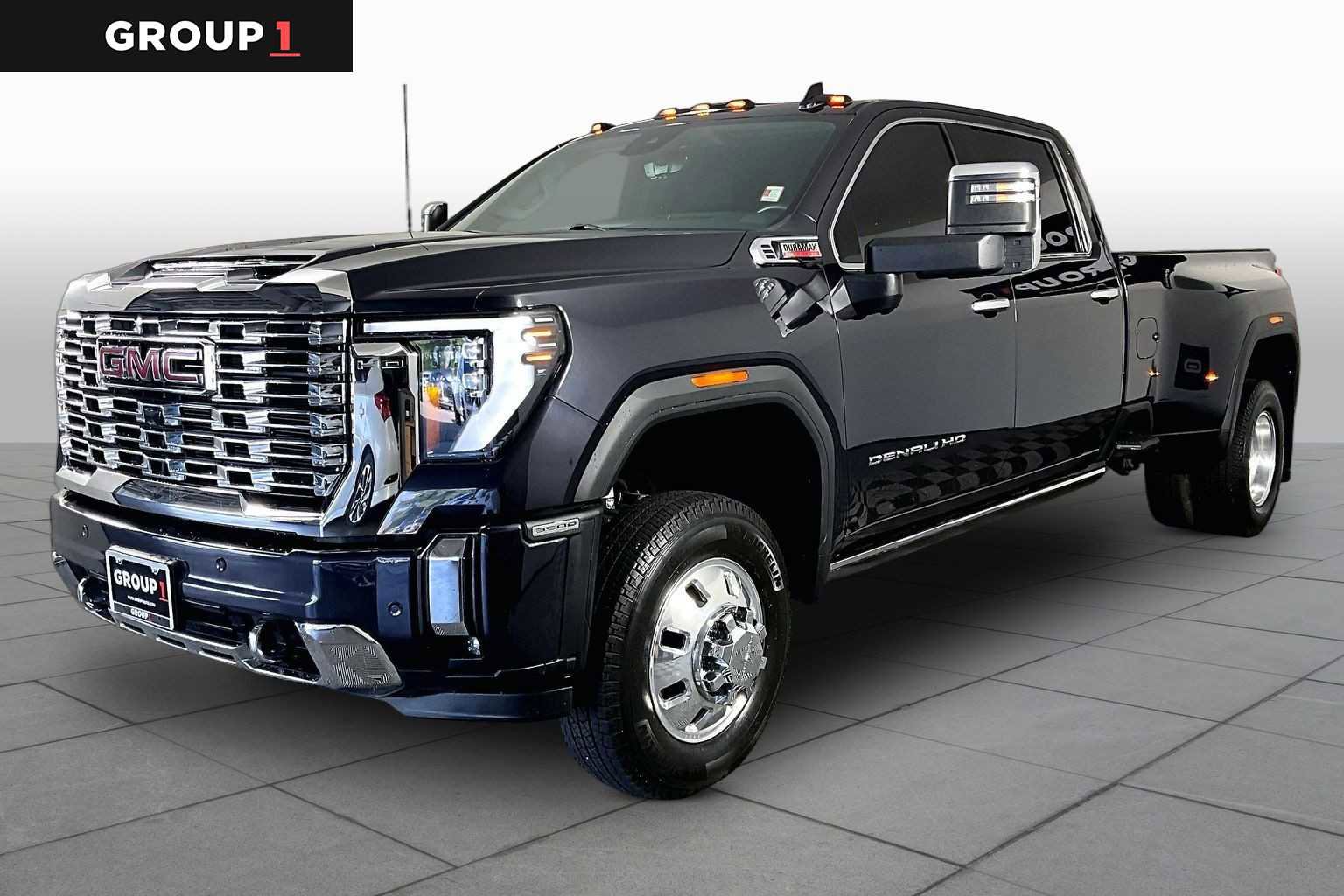 Used 2024 GMC Sierra 3500 Denali w/ Denali Reserve Package AWD/4WD image 1