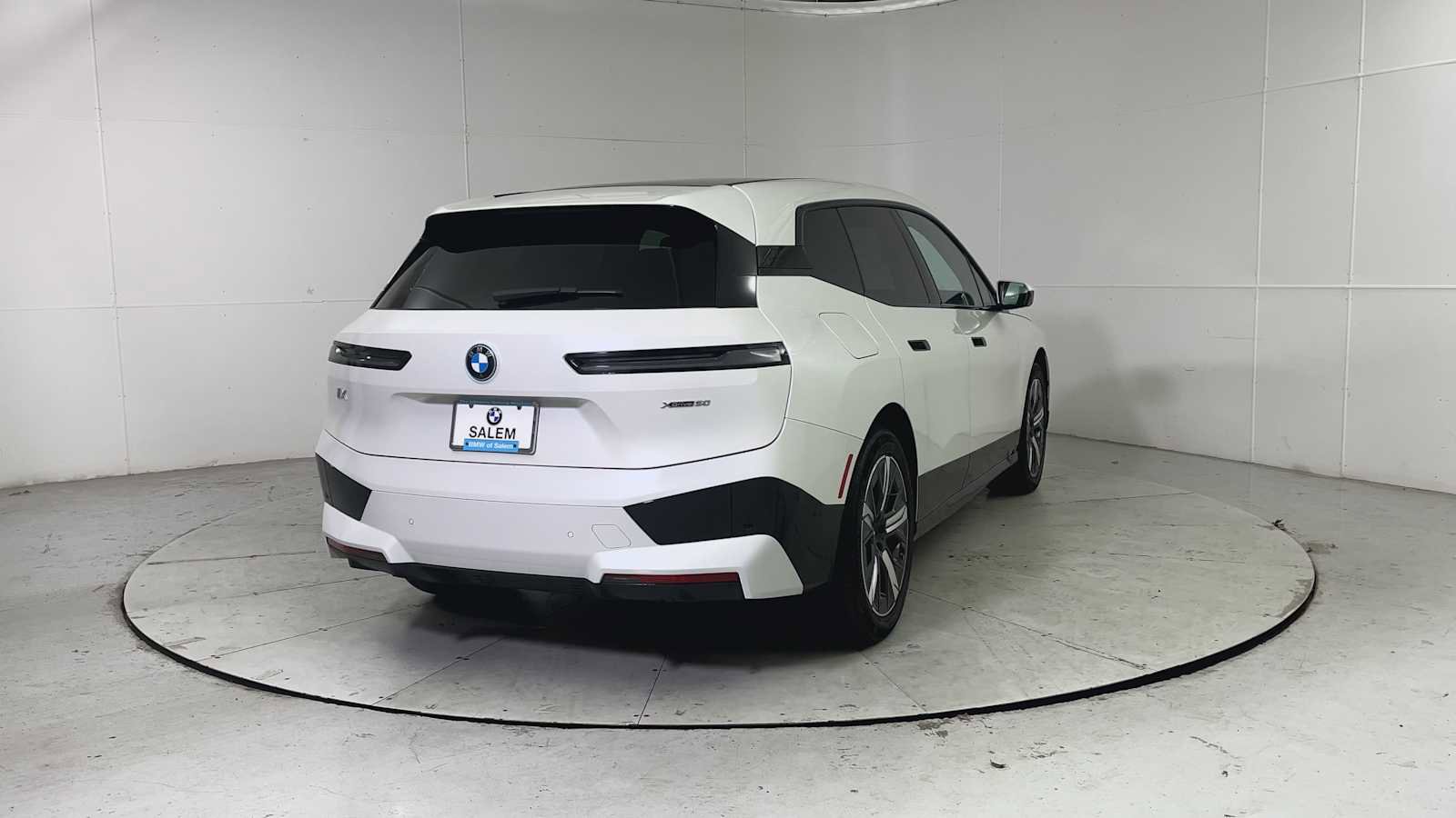 Used 2024 BMW iX xDrive50 w/ Sport Package video 2