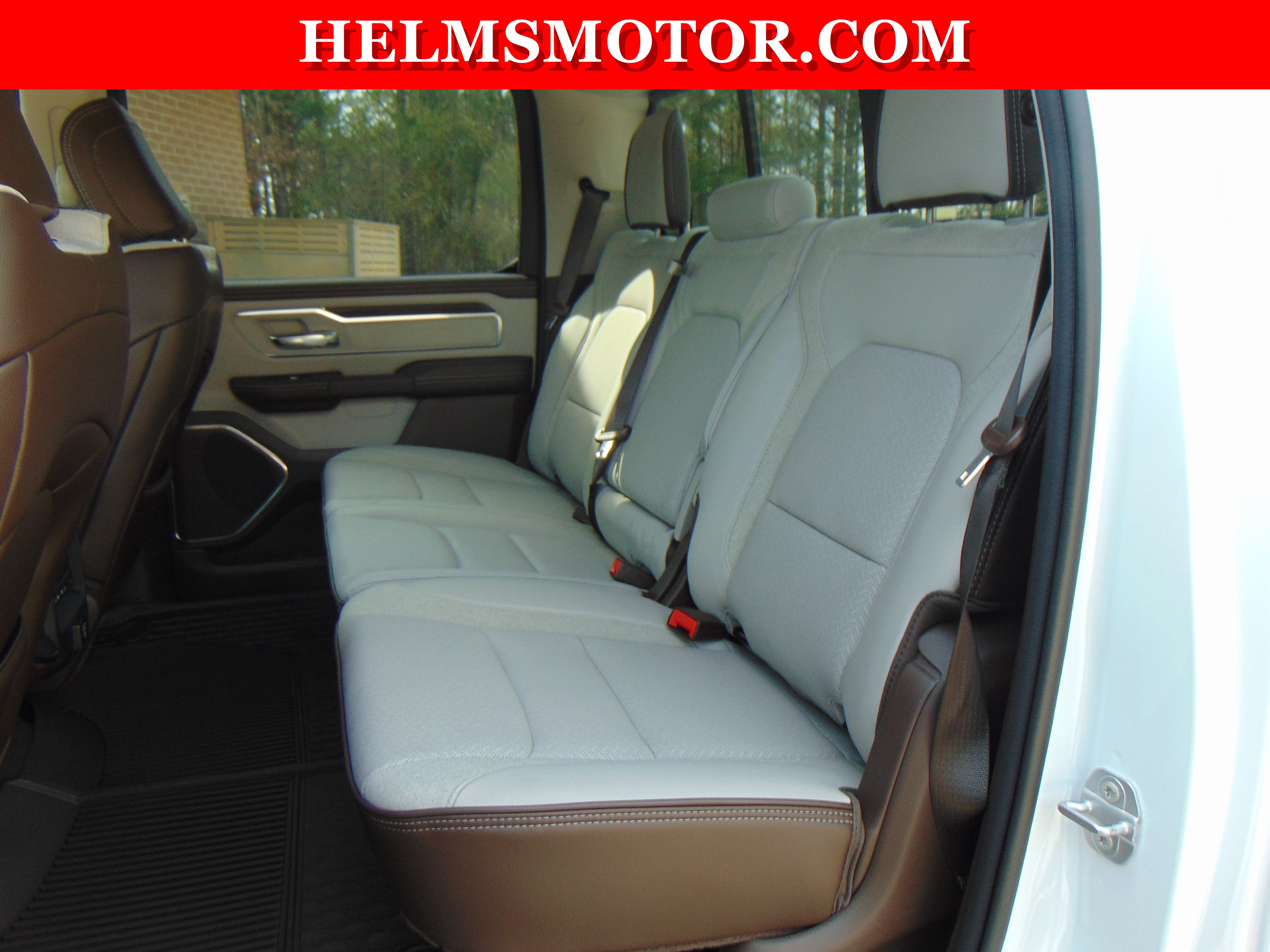 New 2026 RAM 1500 Laramie AWD/4WD image 44