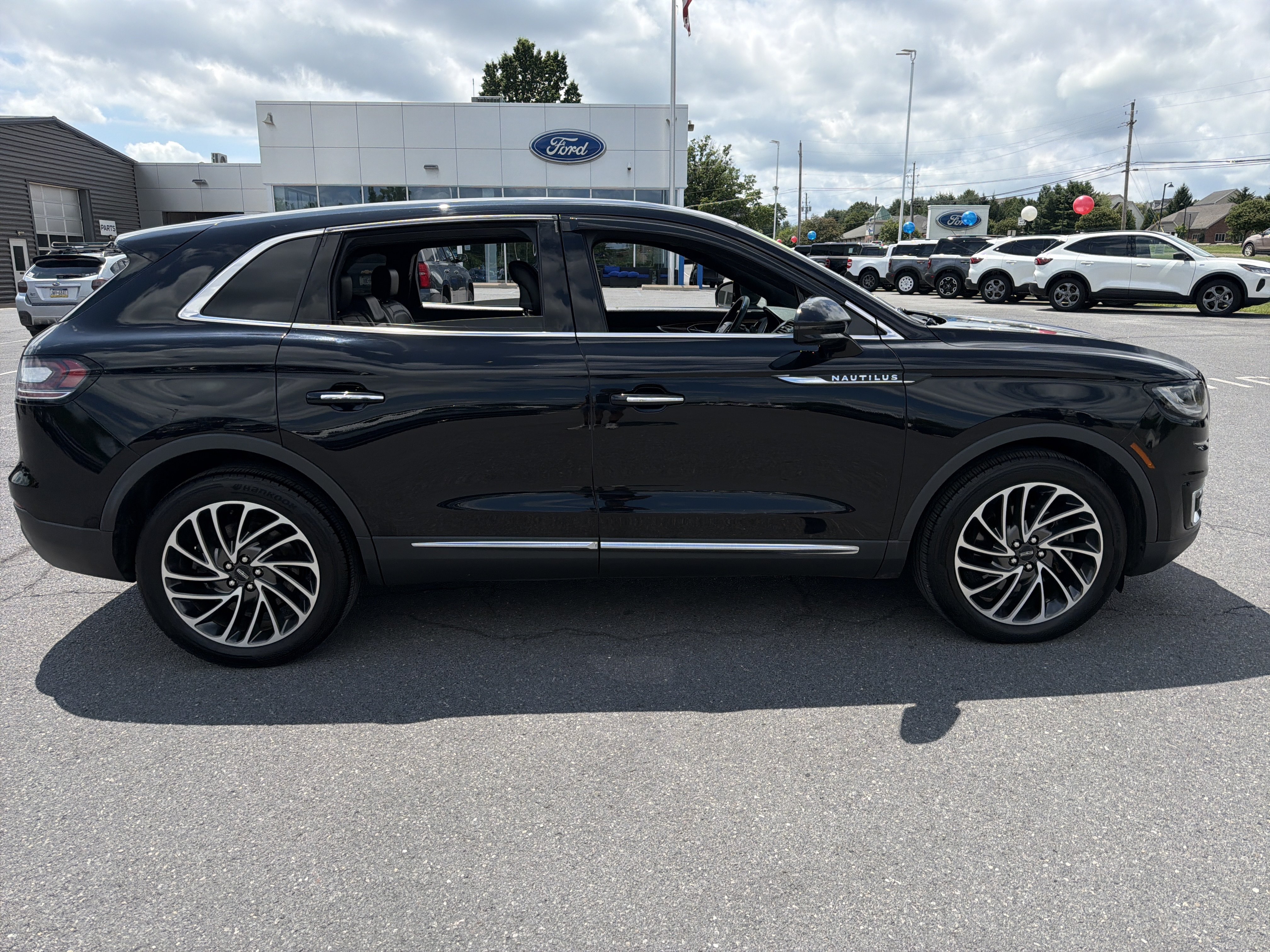 Used 2019 Lincoln Nautilus Reserve AWD/4WD image 2