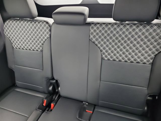 New 2026 GMC Acadia Denali w/ Super Cruise Package image 7
