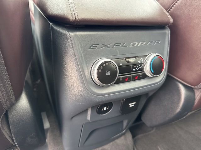 Used 2025 Ford Explorer Platinum w/ LUX Leather Package AWD/4WD image 20