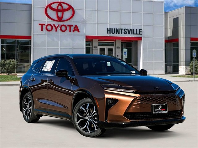 New 2025 Toyota Crown Signia XLE image 1