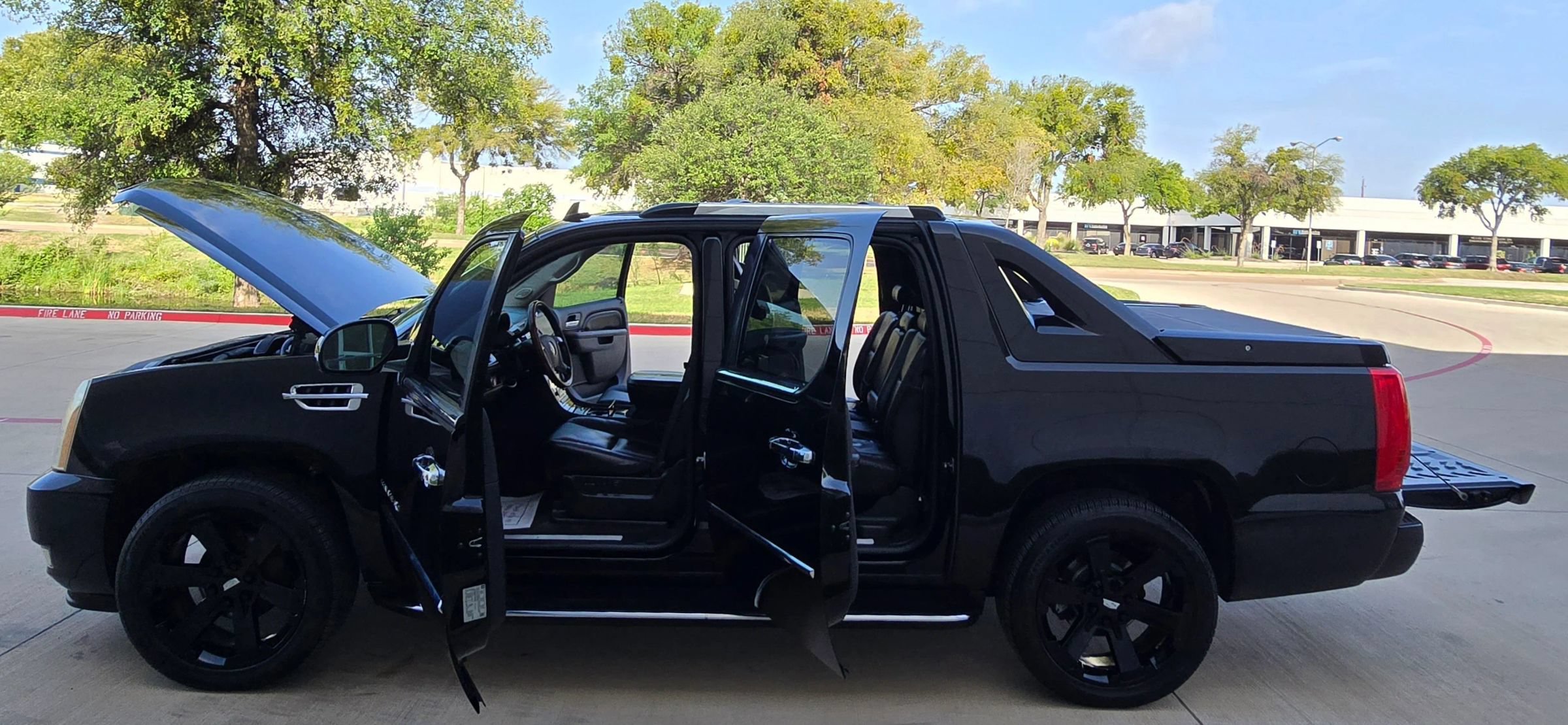 Used 2010 Cadillac Escalade EXT Luxury AWD/4WD image 14