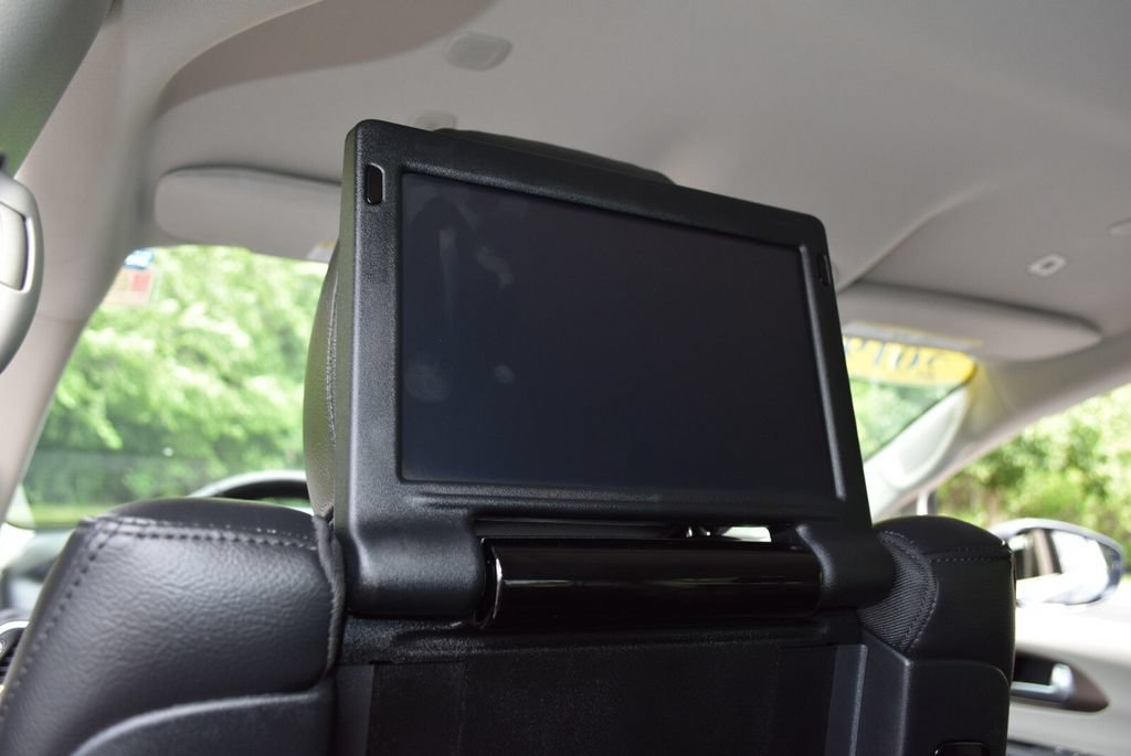 Used 2019 Chrysler Pacifica Touring-L Plus FWD image 31