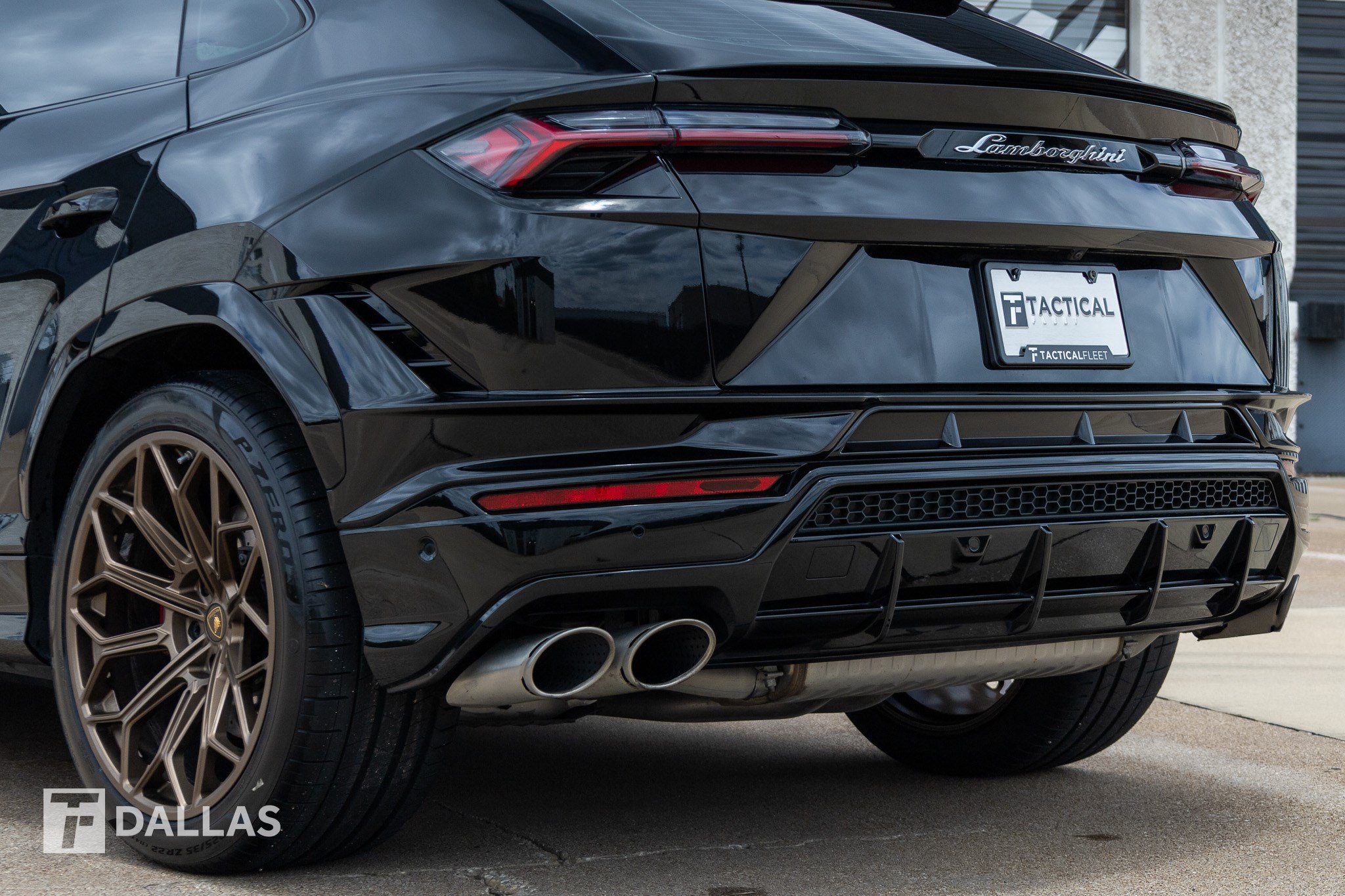 Used 2024 Lamborghini Urus S AWD/4WD image 12
