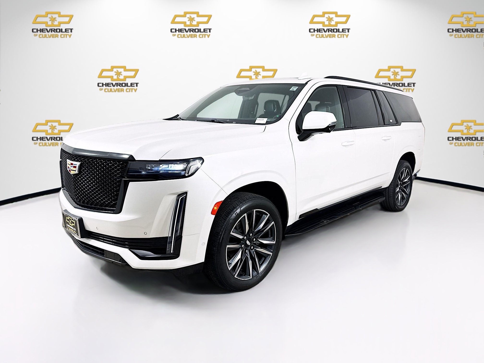 Used 2022 Cadillac Escalade ESV Sport RWD image 3