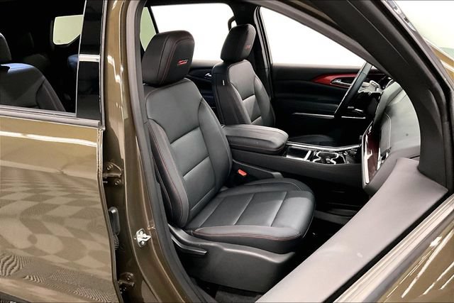 Used 2024 Chevrolet Traverse Z71 AWD/4WD image 8