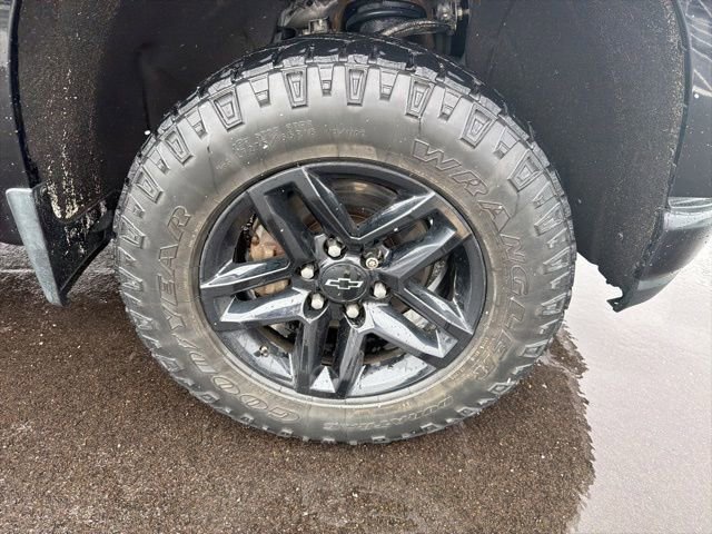 Used 2019 Chevrolet Silverado 1500 Custom Trail Boss w/ Custom Convenience Package image 3