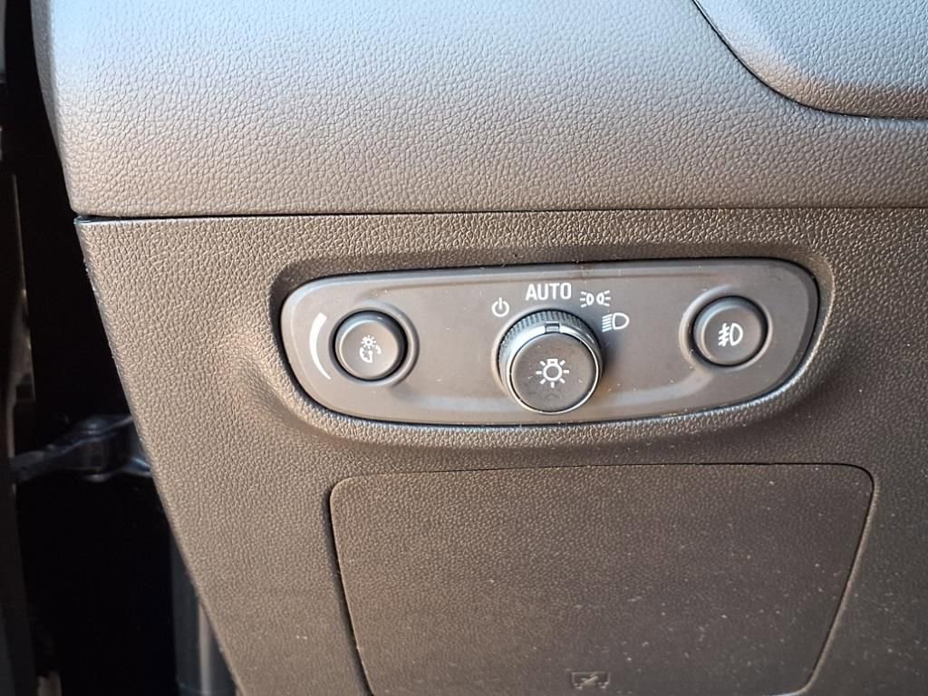 Used 2022 Buick Encore GX Essence w/ Experience Buick Package image 24