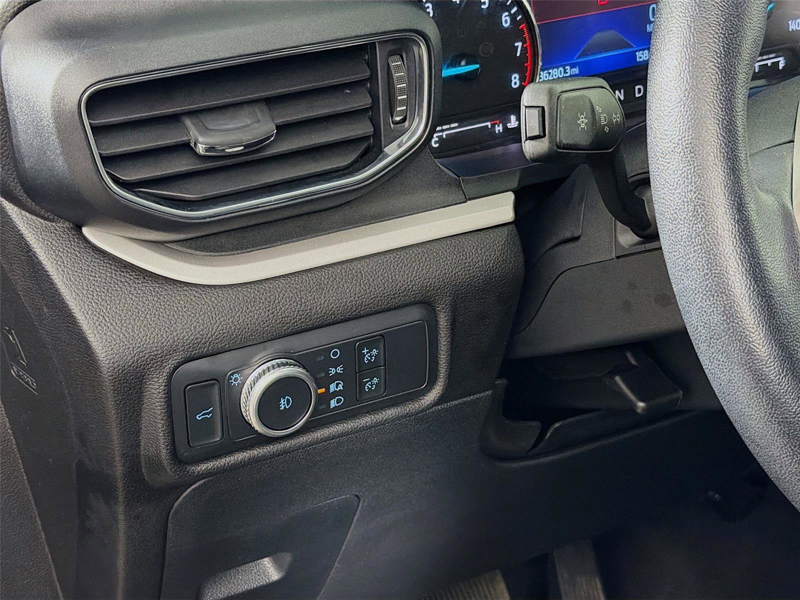 Used 2022 Ford Explorer XLT w/ Equipment Group 202A image 10