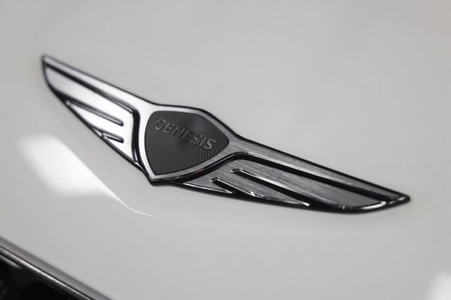New 2026 Genesis GV70 2.5T Advanced w/ G1 Accessory Package AWD/4WD image 4