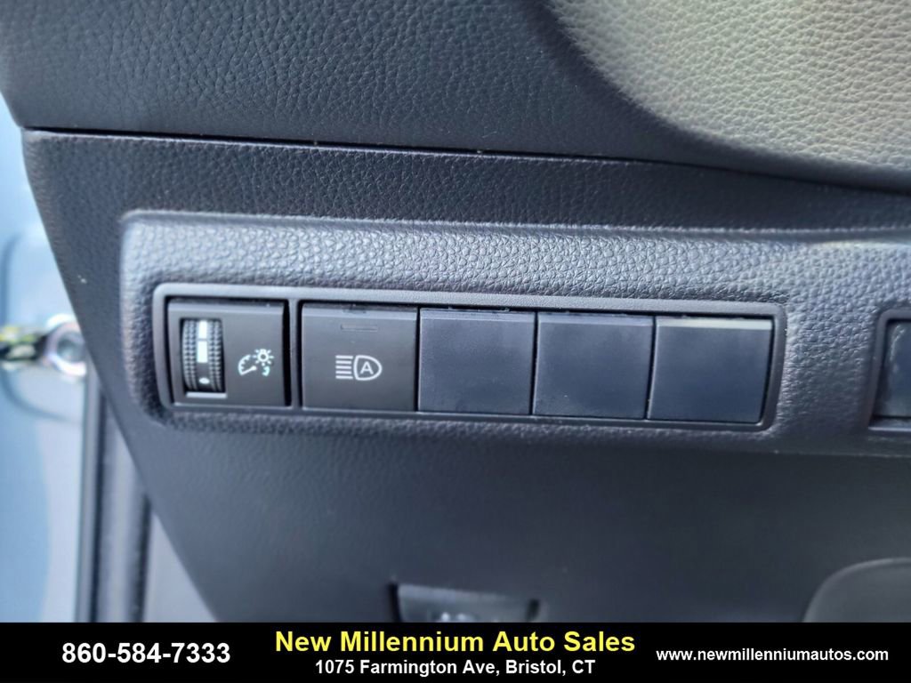 Used 2021 Toyota Corolla SE image 24