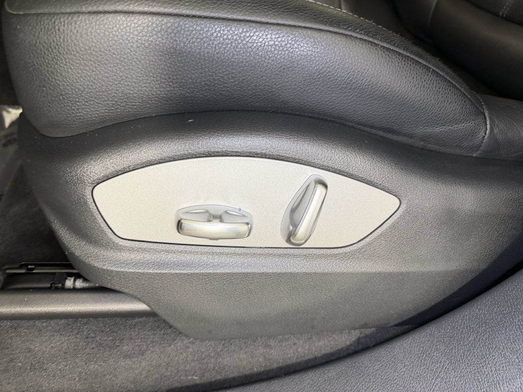 Used 2011 Porsche Cayenne AWD/4WD image 32