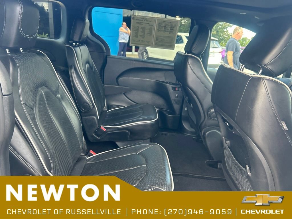 Used 2025 Chrysler Pacifica Limited FWD image 26