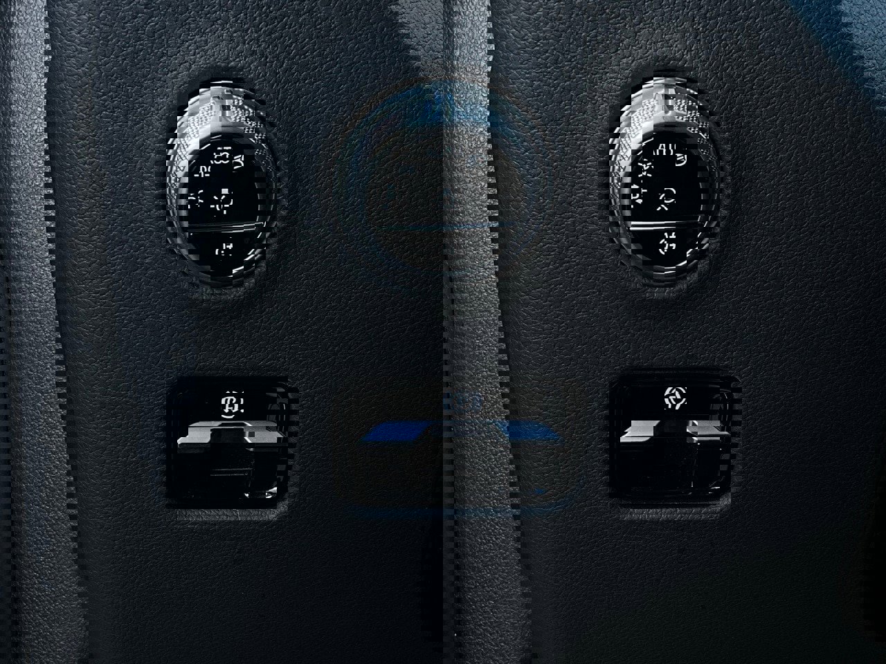 Used 2024 Mercedes-Benz GLC 300 4MATIC image 25