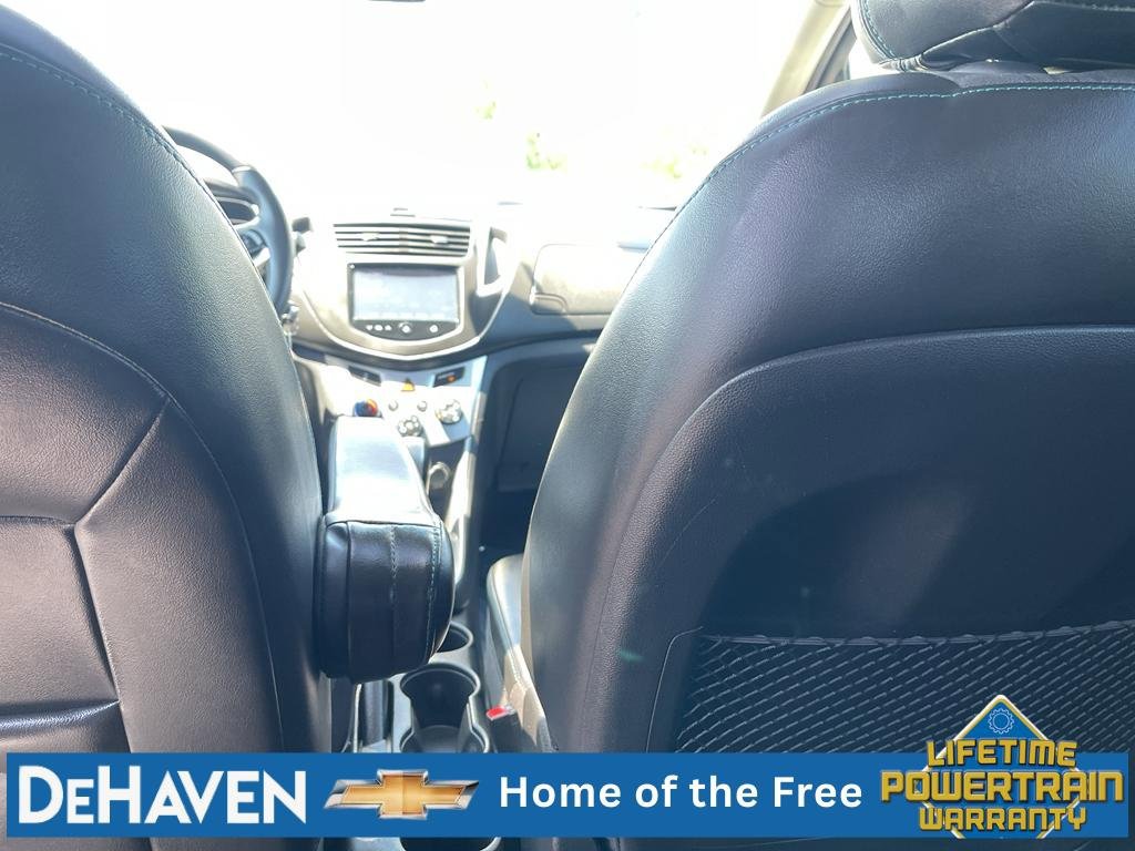 Used 2015 Chevrolet Trax LT w/ LT Sun and Sound Package AWD/4WD image 22