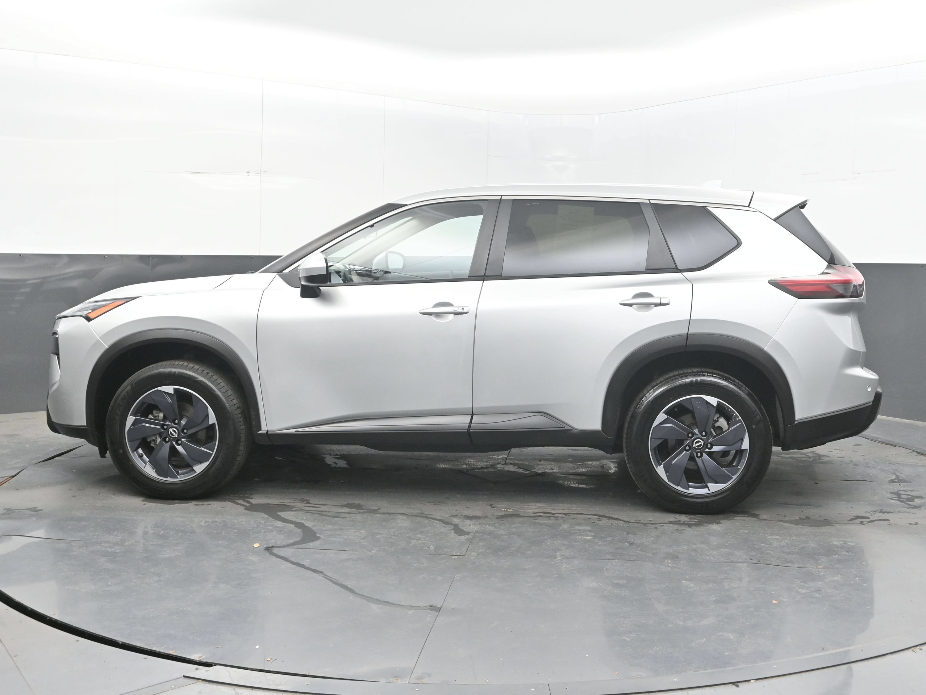 Certified 2024 Nissan Rogue SV AWD/4WD image 5