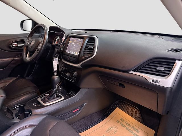 Used 2017 Jeep Cherokee Trailhawk w/ Cold Weather Group image 29